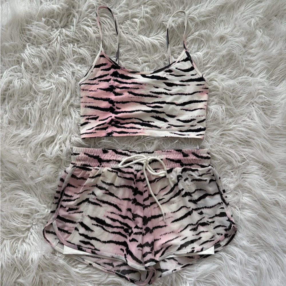 Women's Pink and Black Zebra Print Set - FOREVER 21 - Picture 3 of 4